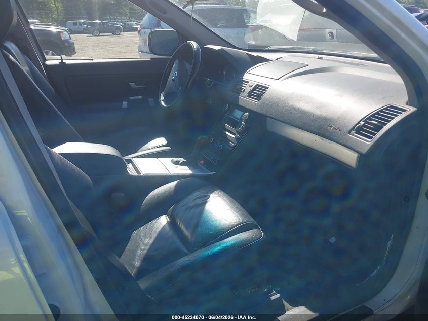 2013 Volvo Xc90 VIN YV4952CZXD1671588 IAAI salvage auction — LEFT & RIGHT, Salvage Title, sold $475 on 2026-08-14 (photo 5)