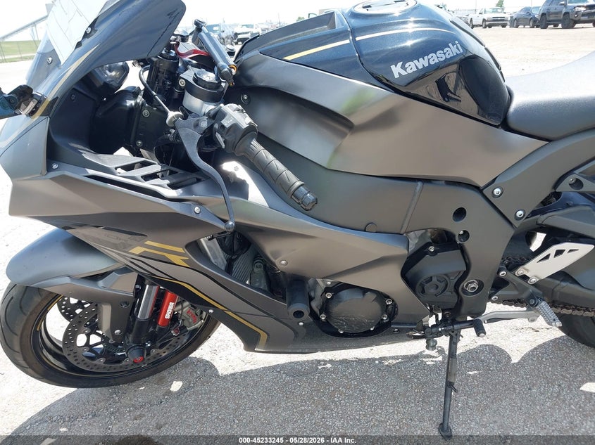 2023 Kawasaki Zx VIN JKBZXVM14PA005280 IAAI salvage auction — RIGHT FRONT, Salvage Title, sold $1,100 on 2026-07-21 (photo 9)