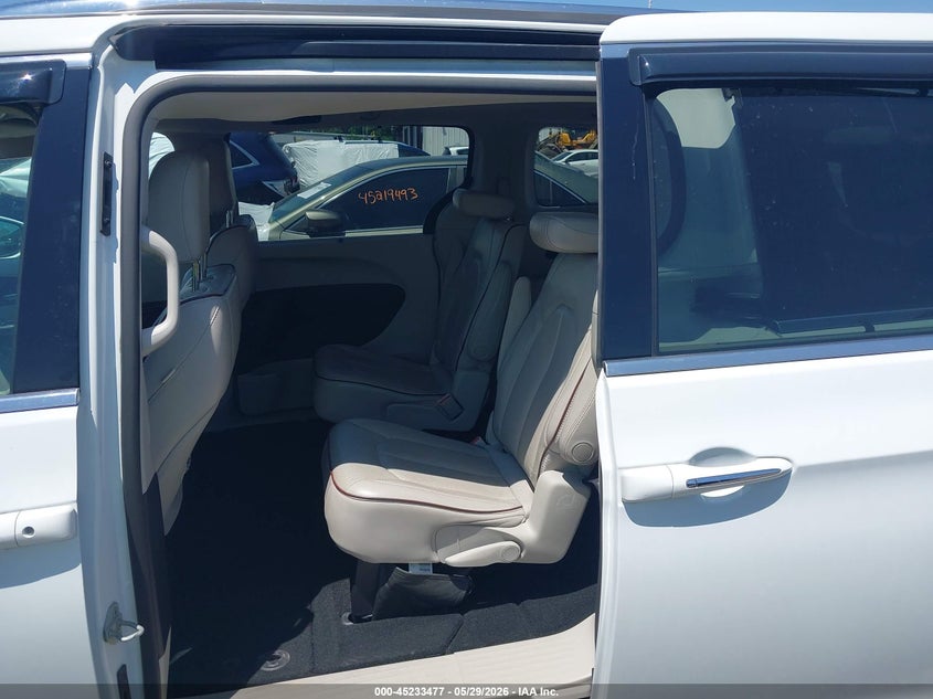 2020 Chrysler Pacifica VIN 2C4RC1GG7LR176061 IAAI salvage auction — REAR END, Salvage Title, sold $4,400 on 2026-07-19 (photo 8)