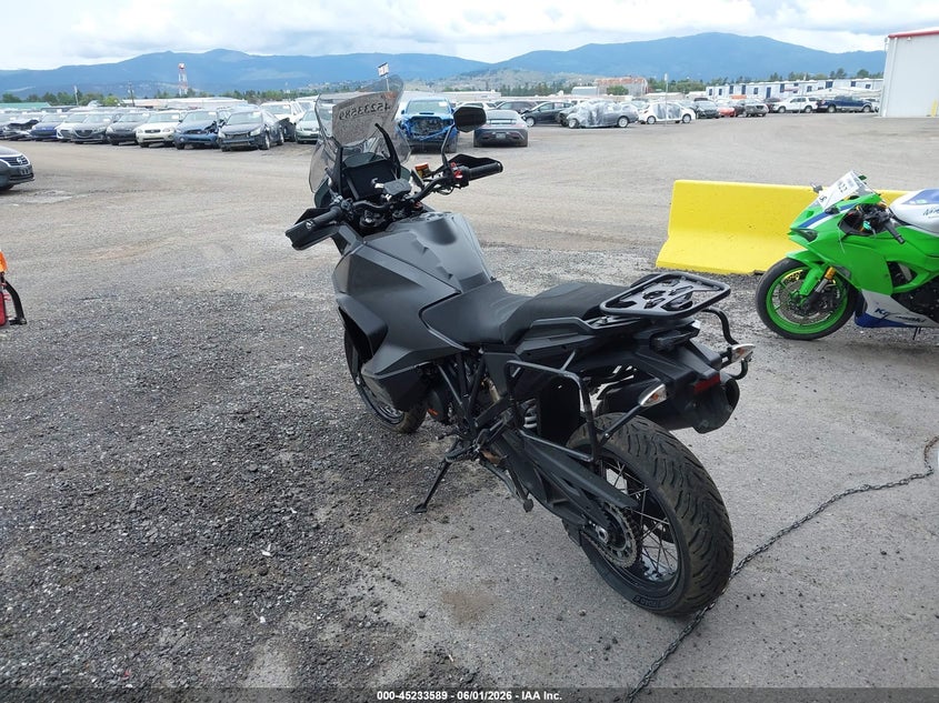 2022 Ktm VIN VBKV79404NM960050 IAAI salvage auction — LEFT & RIGHT, Salvage Title, sold $5,500 on 2026-07-14 (photo 3)