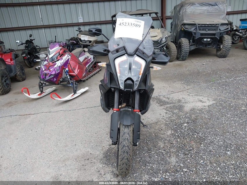 2022 Ktm VIN VBKV79404NM960050 IAAI salvage auction — LEFT & RIGHT, Salvage Title, sold $5,500 on 2026-07-14 (photo 5)