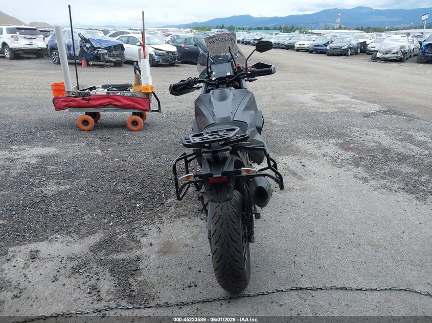 2022 Ktm VIN VBKV79404NM960050 IAAI salvage auction — LEFT & RIGHT, Salvage Title, sold $5,500 on 2026-07-14 (photo 6)