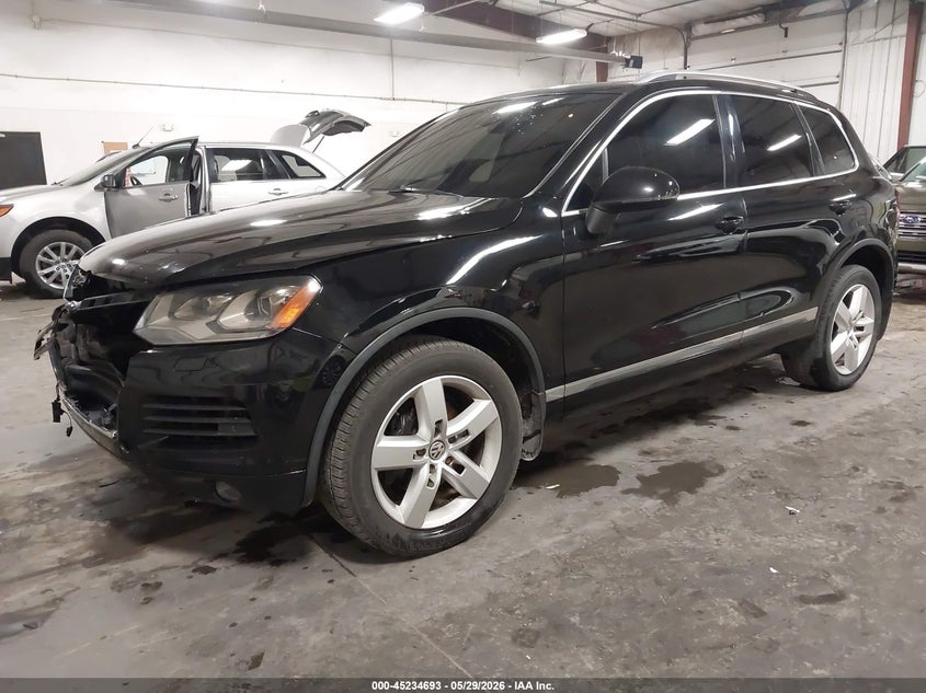 2012 Volkswagen Touareg VIN WVGFK9BP3CD003728 IAAI salvage auction — FRONT END, Salvage Title, sold $875 on 2026-07-19 (photo 2)