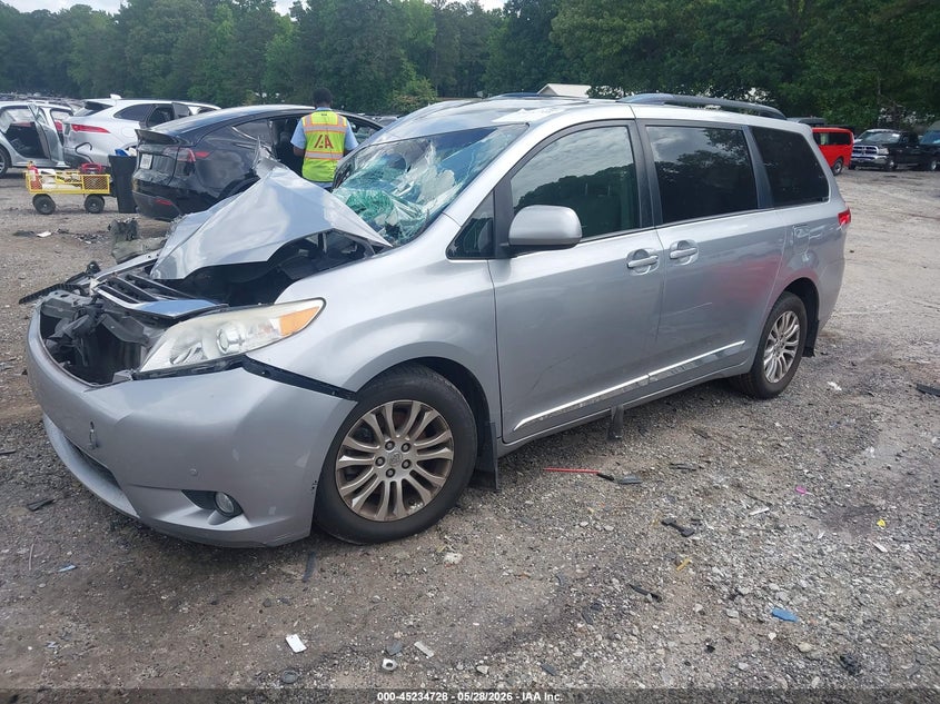 2013 Toyota Sienna VIN 5TDYK3DC9DS318902 IAAI salvage auction — FRONT END, Salvage Title, sold $725 on 2026-07-29 (photo 2)