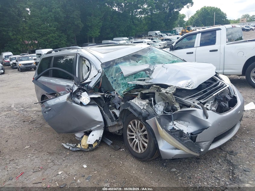 2013 Toyota Sienna VIN 5TDYK3DC9DS318902 IAAI salvage auction — FRONT END, Salvage Title, sold $725 on 2026-07-29 (photo 6)
