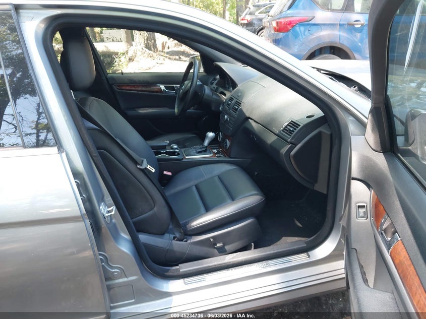 2011 Mercedes-benz C-klasse VIN WDDGF8BB2BR175851 IAAI salvage auction — NORMAL WEAR, Clear (Virginia), sold $675 on 2026-07-07 (photo 5)
