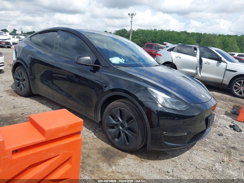 2024 Tesla Model y VIN 7SAYGAEE7RF179728 — IAAI salvage auction photo