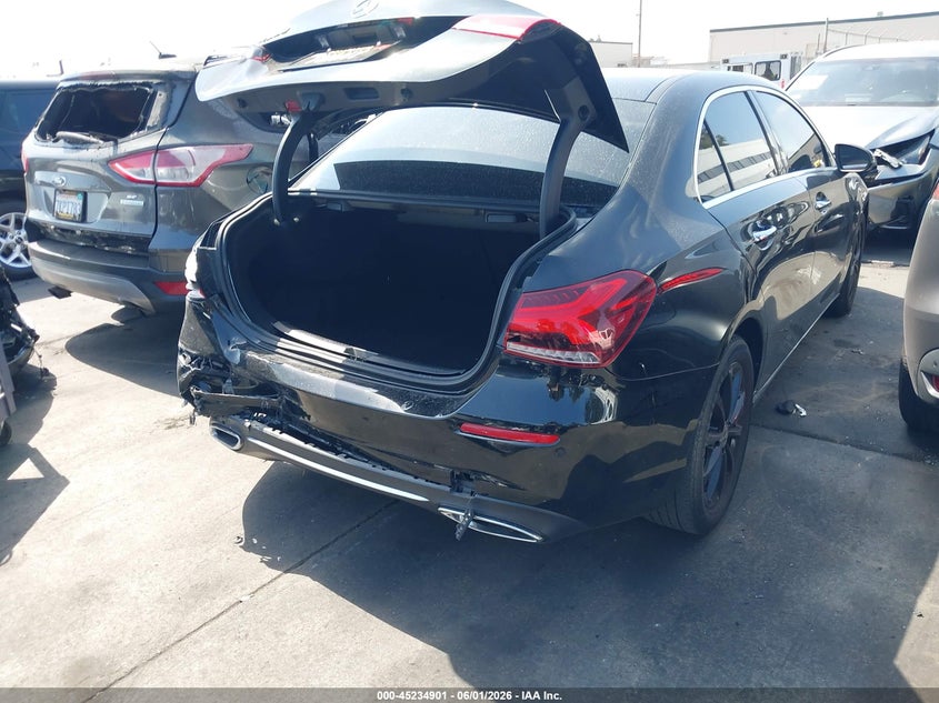 2020 Mercedes-benz A-klasse VIN W1K3G4EB1LW044624 IAAI salvage auction — REAR END, Salvage Title, sold $6,100 on 2026-07-15 (photo 4)