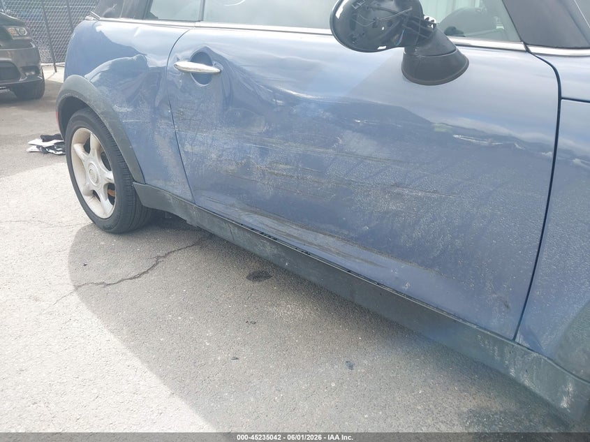 2005 Mini Cooper VIN WMWRF33455TG10987 IAAI salvage auction — RIGHT SIDE, Mv-907A (New York), sold $400 on 2026-07-09 (photo 6)