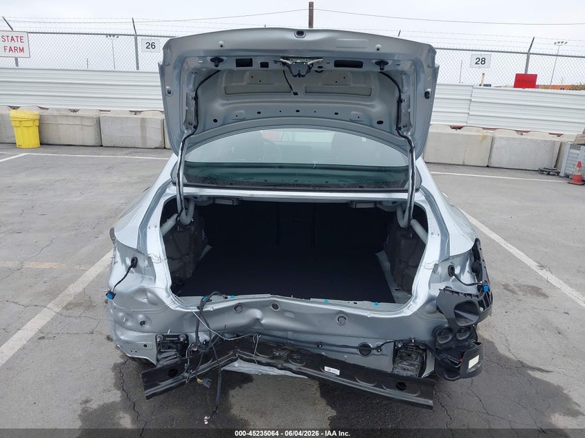2026 Mercedes-benz VIN W1K5J4GBXTN569579 IAAI salvage auction — REAR END, Salvage Title, sold $16,300 on 2026-07-15 (photo 6)