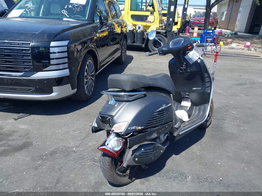 2022 Vespa - VIN ZAPMA39M2N5203647 IAAI salvage auction — LEFT & RIGHT, Wait Title, sold $600 on 2026-07-31 (photo 4)