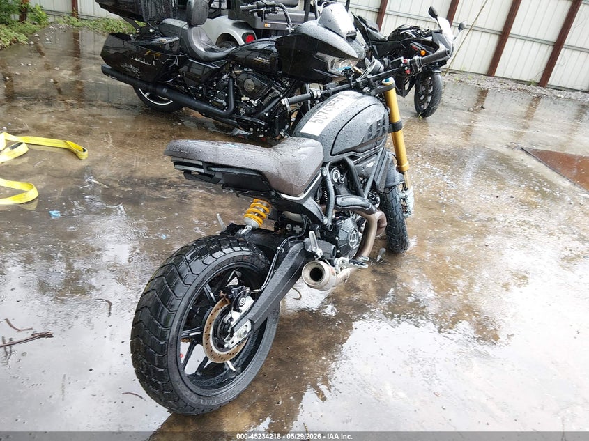 2020 Ducati Scrambler VIN ZDMKAFCP7LB000138 IAAI salvage auction — ROLLOVER, Salvage (Alabama), sold $1,250 on 2026-07-09 (photo 4)