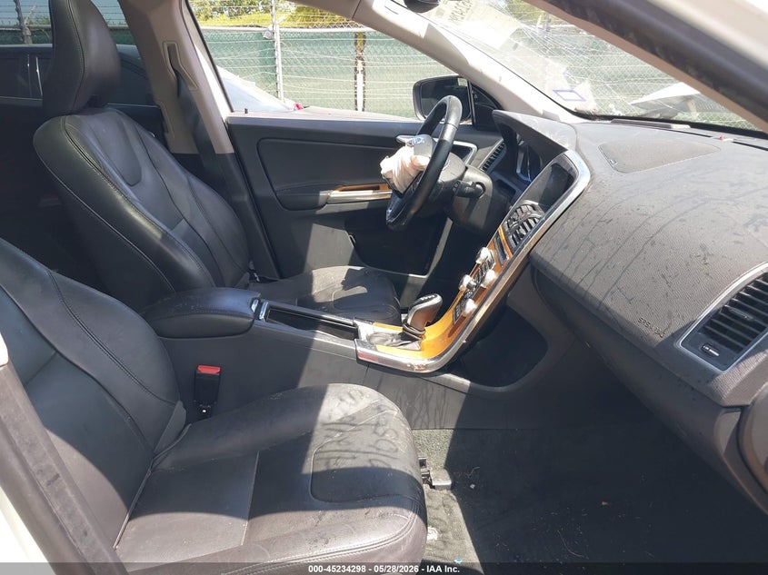 2017 Volvo Xc60 VIN YV440MRU9H2141032 IAAI salvage auction — FRONT END, Salvage Title, sold $400 on 2026-07-20 (photo 5)