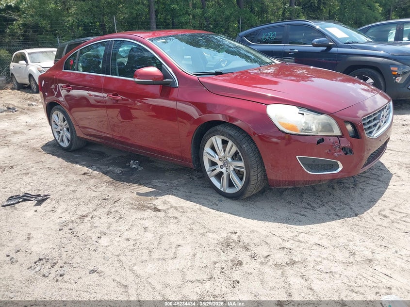 2012 Volvo S60 VIN YV1902FH8C2057629 IAAI salvage auction — RIGHT FRONT, Salvage Title, sold $400 on 2026-07-21 (photo 1)