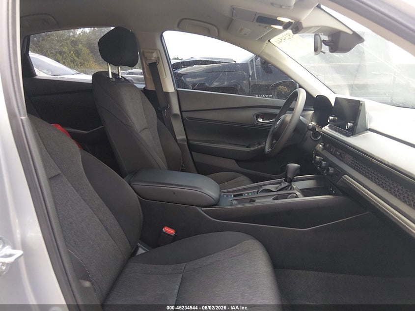 2025 Honda Accord VIN 1HGCY1F28SA000556 IAAI salvage auction — SIDE, Salvage Title, sold $7,300 on 2026-07-29 (photo 5)