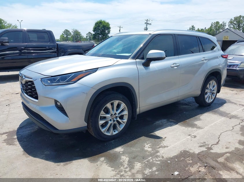 2023 Toyota Highlander VIN 5TDKDRBH2PS035635 IAAI salvage auction — RIGHT REAR, Salvage Title, sold $16,100 on 2026-07-29 (photo 2)