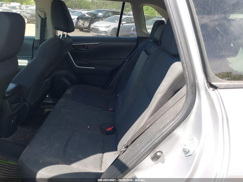2019 Toyota Rav 4 VIN JTMG1RFV2KJ021724 IAAI salvage auction — REAR END, Salvage Title, sold $9,200 on 2026-07-07 (photo 8)