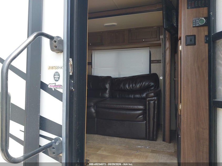 2016 Forest river Solaire camper VIN 4X4TPAH25GN020207 IAAI salvage auction — SIDE, Clear (Georgia), sold $3,550 on 2026-07-06 (photo 5)