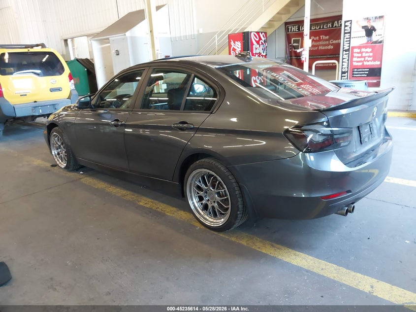 2015 BMW 3er VIN WBA3C1C58FP852353 IAAI salvage auction — FRONT END, Salvage Title, sold $2,700 on 2026-08-13 (photo 3)