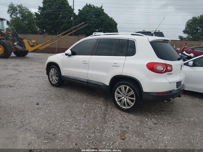 2011 Volkswagen Tiguan VIN WVGAV7AXXBW524469 IAAI salvage auction — NORMAL WEAR, Clear (Missouri), sold $550 on 2026-07-13 (photo 3)