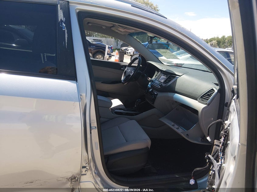 2017 Hyundai Tucson VIN KM8J3CA21HU369656 IAAI salvage auction — RIGHT SIDE, Salvage (Montana), sold $3,300 on 2026-07-29 (photo 5)