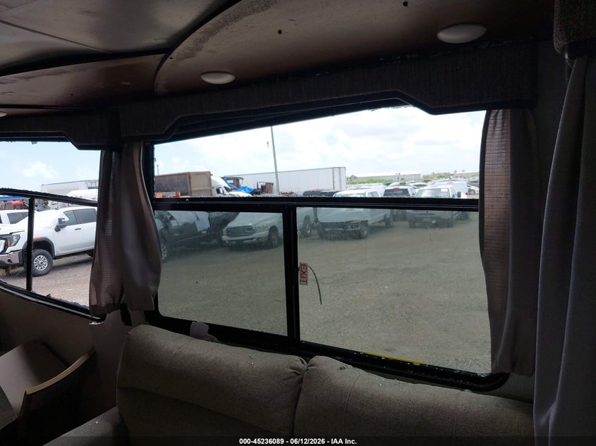 2019 Heartland 38rsrt VIN 5SFRG4228KE387666 IAAI salvage auction — ROLLOVER, Salvage (Texas), sold $2,500 on 2026-07-15 (photo 8)
