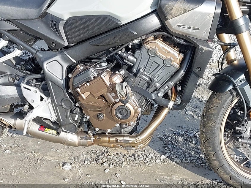 2025 Honda Cb VIN MLHRH1652S5100502 IAAI salvage auction — RIGHT SIDE, Salvage Title, sold $4,000 on 2026-07-14 (photo 8)