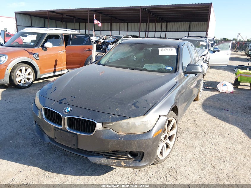 2015 BMW 3er VIN WBA3A5C59FF610402 IAAI salvage auction — RIGHT SIDE, Salvage Title, sold $550 on 2026-07-21 (photo 2)