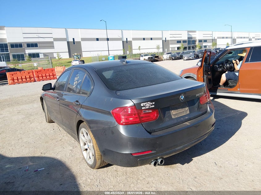2015 BMW 3er VIN WBA3A5C59FF610402 IAAI salvage auction — RIGHT SIDE, Salvage Title, sold $550 on 2026-07-21 (photo 3)