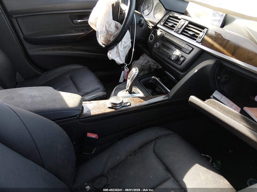 2015 BMW 3er VIN WBA3A5C59FF610402 IAAI salvage auction — RIGHT SIDE, Salvage Title, sold $550 on 2026-07-21 (photo 5)