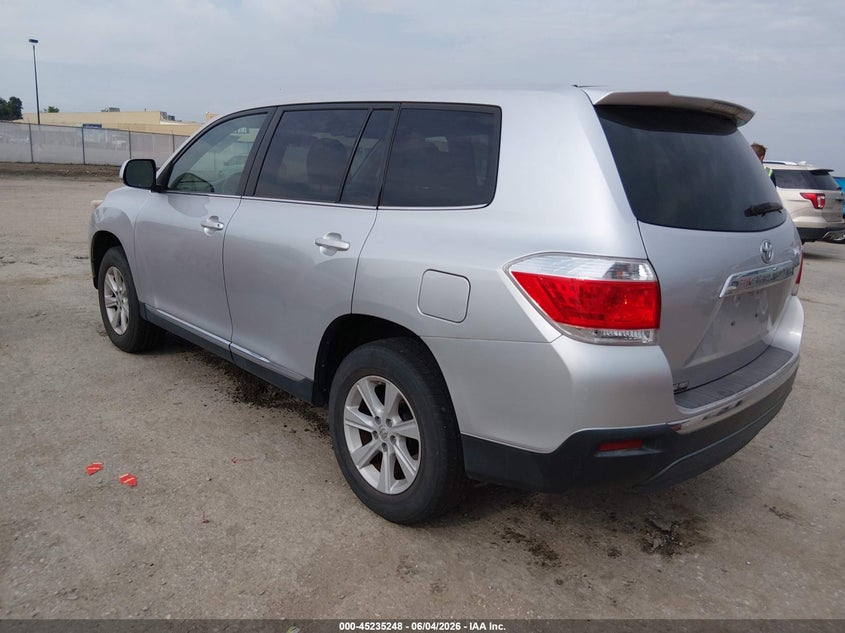 2013 Toyota Highlander VIN 5TDZA3EH6DS034967 IAAI salvage auction — HAIL, Salvage Title, sold $4,650 on 2026-08-01 (photo 3)