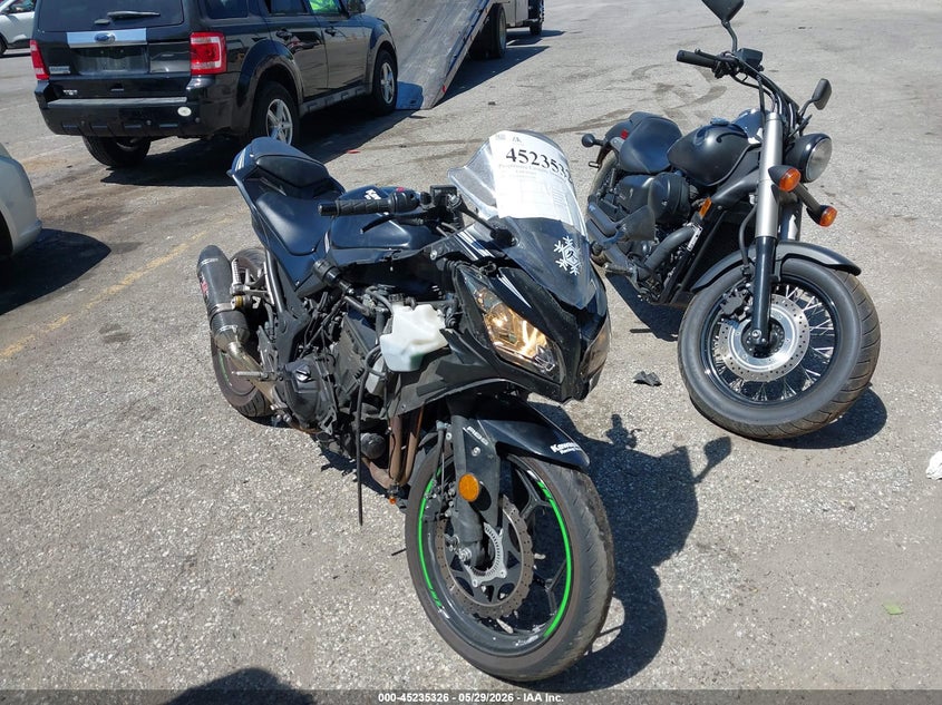 2017 Kawasaki Ninja VIN JKAEX8B16HDA37268 IAAI salvage auction — RIGHT FRONT, Salvage Title, sold $825 on 2026-07-14 (photo 2)