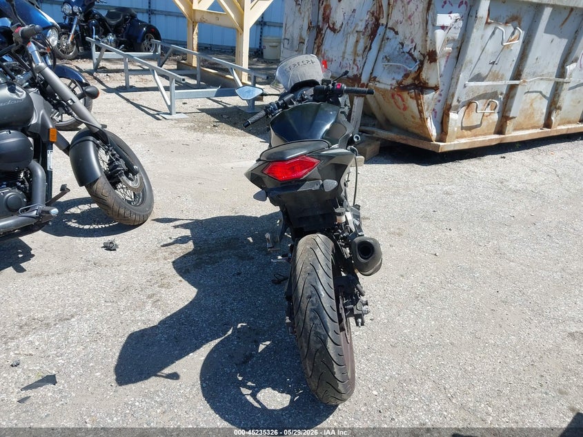 2017 Kawasaki Ninja VIN JKAEX8B16HDA37268 IAAI salvage auction — RIGHT FRONT, Salvage Title, sold $825 on 2026-07-14 (photo 6)