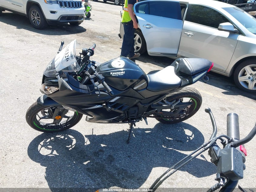 2017 Kawasaki Ninja VIN JKAEX8B16HDA37268 IAAI salvage auction — RIGHT FRONT, Salvage Title, sold $825 on 2026-07-14 (photo 8)