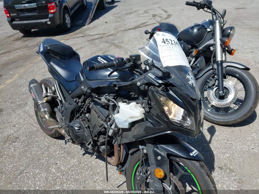 2017 Kawasaki Ninja VIN JKAEX8B16HDA37268 IAAI salvage auction — RIGHT FRONT, Salvage Title, sold $825 on 2026-07-14 (photo 9)