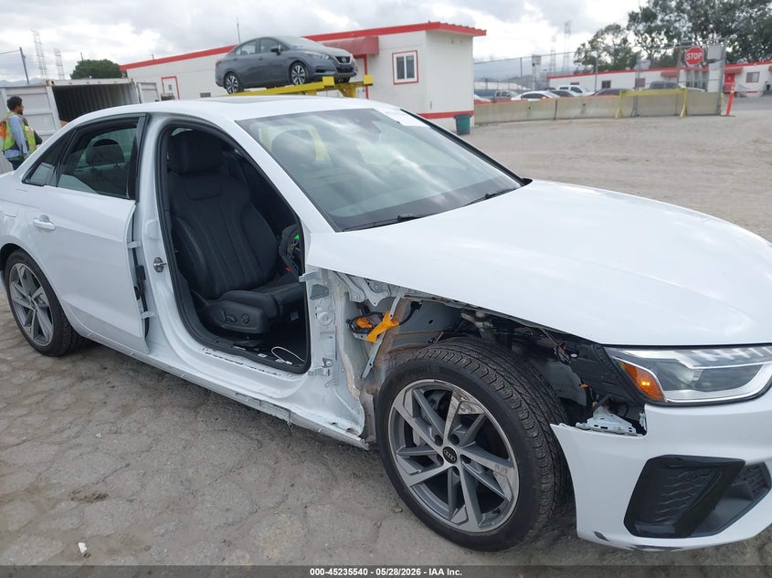 2025 Audi A4 VIN WAUDAAF42SN003502 IAAI salvage auction — RIGHT SIDE, Salvage Title, sold $14,050 on 2026-07-13 (photo 6)