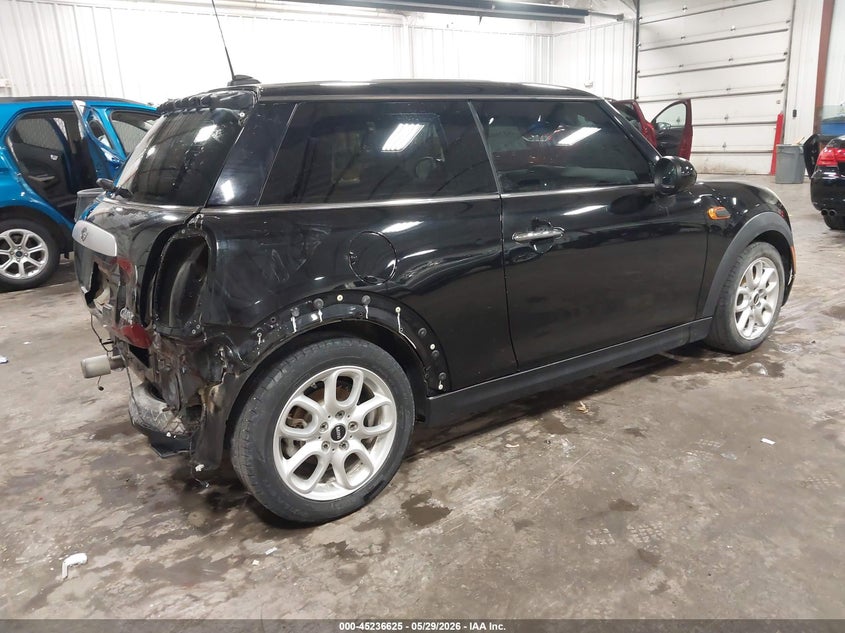 2015 Mini Hard top VIN WMWXM5C5XF3A04622 IAAI salvage auction — REAR END, Salvage Title, sold $725 on 2026-08-18 (photo 4)