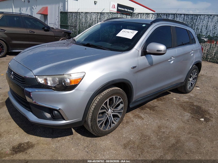 2017 Mitsubishi Outlander VIN JA4AR4AW3HZ028638 IAAI salvage auction — HAIL, Salvage Title, sold $3,700 on 2026-07-17 (photo 2)