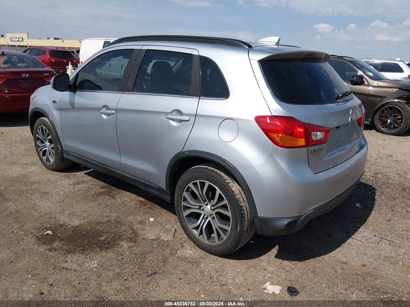 2017 Mitsubishi Outlander VIN JA4AR4AW3HZ028638 IAAI salvage auction — HAIL, Salvage Title, sold $3,700 on 2026-07-17 (photo 3)