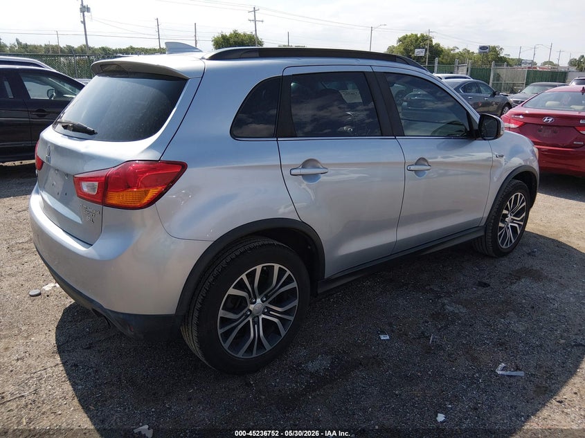 2017 Mitsubishi Outlander VIN JA4AR4AW3HZ028638 IAAI salvage auction — HAIL, Salvage Title, sold $3,700 on 2026-07-17 (photo 4)