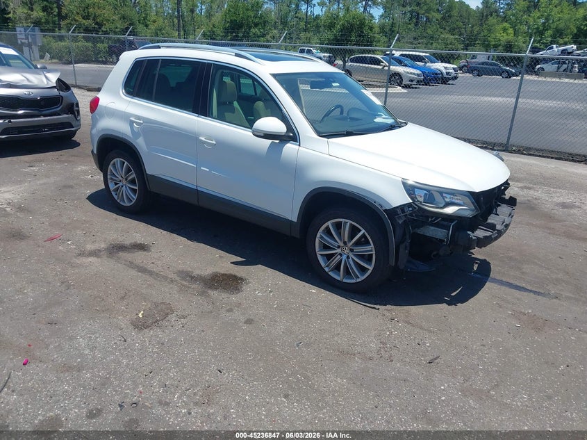 2016 Volkswagen Tiguan VIN WVGAV7AX0GW585255 IAAI salvage auction — LEFT SIDE, Salvage Title, sold $1,225 on 2026-07-21 (photo 1)