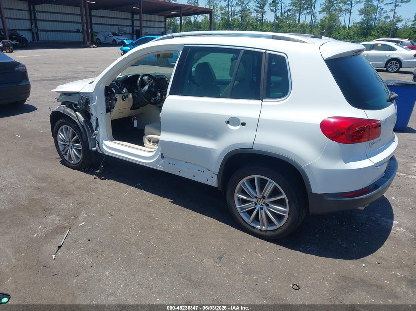 2016 Volkswagen Tiguan VIN WVGAV7AX0GW585255 IAAI salvage auction — LEFT SIDE, Salvage Title, sold $1,225 on 2026-07-21 (photo 3)