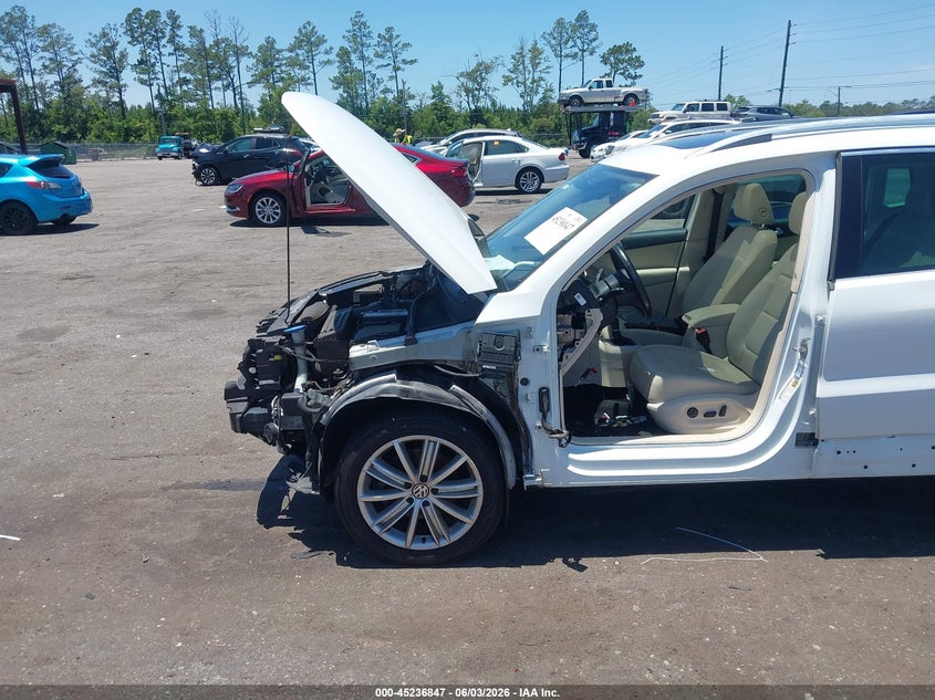 2016 Volkswagen Tiguan VIN WVGAV7AX0GW585255 IAAI salvage auction — LEFT SIDE, Salvage Title, sold $1,225 on 2026-07-21 (photo 6)