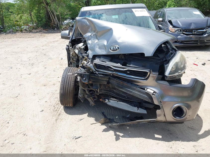 2013 Kia Soul VIN KNDJT2A53D7542756 IAAI salvage auction — FRONT END, Salvage Title, sold $300 on 2026-07-14 (photo 6)