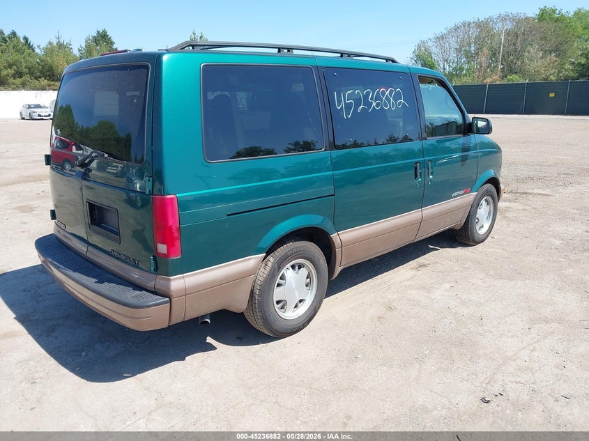2000 Chevrolet Astro VIN 1GNEL19W9YB163196 IAAI salvage auction — INTERIOR BURN, Clear (Indiana), sold $300 on 2026-07-07 (photo 4)