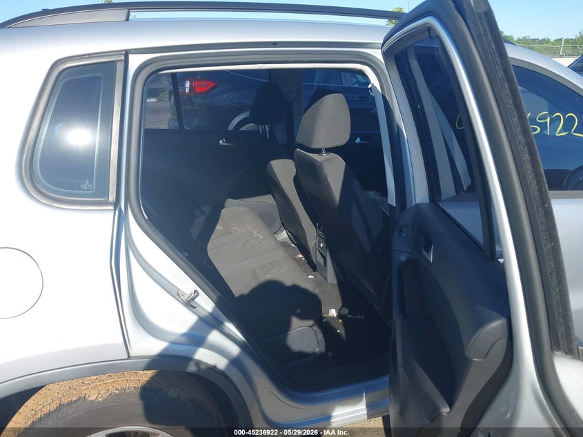 2015 Volkswagen Tiguan VIN WVGAV7AX6FW611890 IAAI salvage auction — REAR END, Clear (Virginia), sold $725 on 2026-07-28 (photo 8)