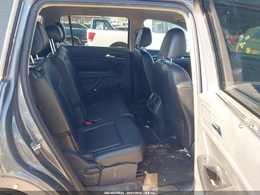 2019 Volkswagen Atlas VIN 1V2WR2CA5KC595797 IAAI salvage auction — RIGHT FRONT, Salvage Title, sold $5,350 on 2026-07-22 (photo 8)
