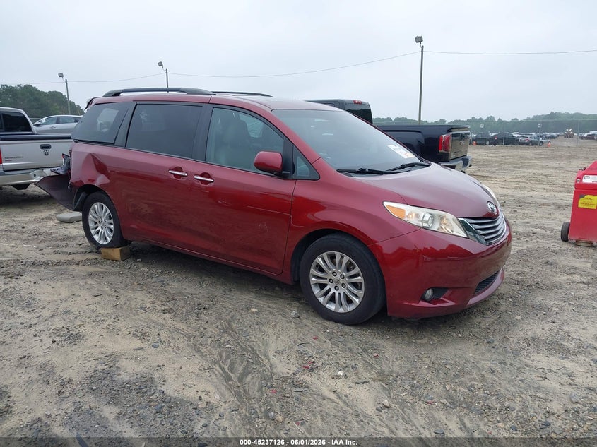 2015 Toyota Sienna VIN 5TDYK3DC4FS637739 IAAI salvage auction — REAR END, Salvage Title, sold $2,025 on 2026-07-09 (photo 1)