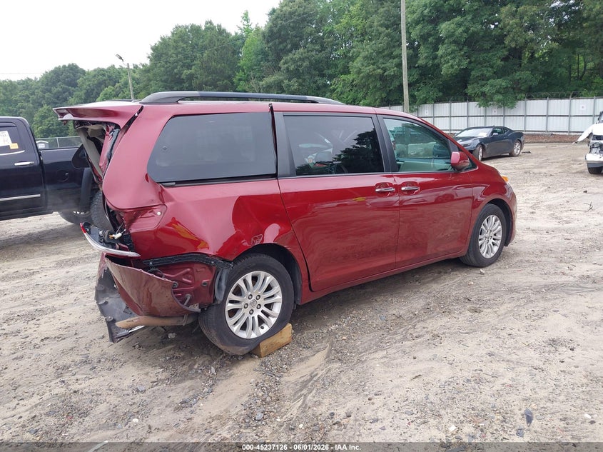2015 Toyota Sienna VIN 5TDYK3DC4FS637739 IAAI salvage auction — REAR END, Salvage Title, sold $2,025 on 2026-07-09 (photo 4)