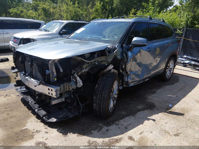 2024 Toyota Highlander VIN 5TDKDRAH1RS531188 IAAI salvage auction — LEFT SIDE, Salvage Title, sold $17,525 on 2026-07-15 (photo 2)
